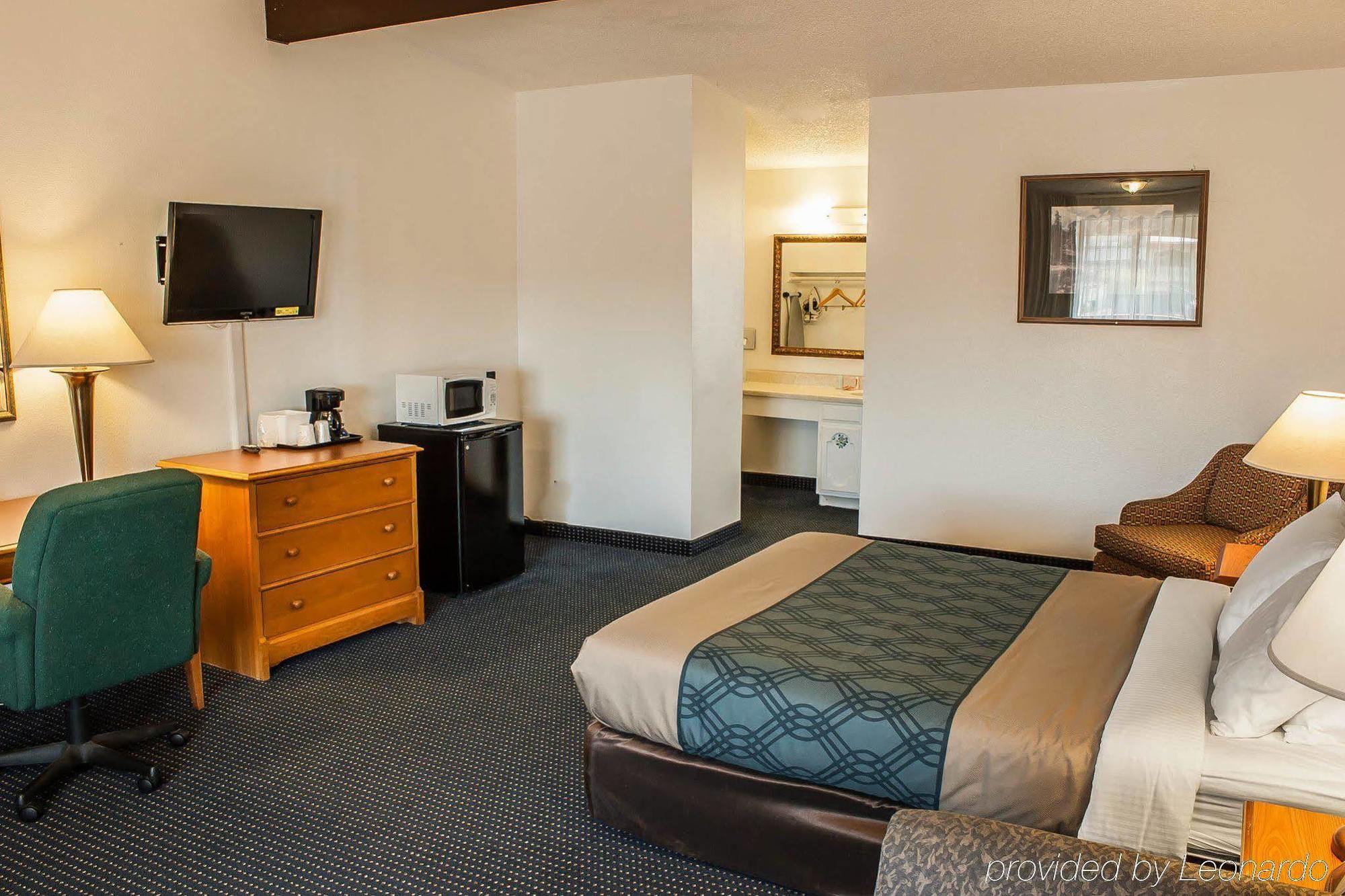 Econo Lodge Inn & Suites Hoquiam Exterior photo